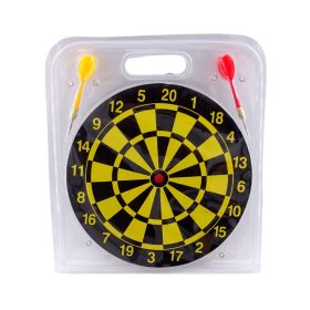 Darts játékszett lapon,