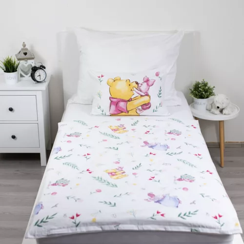 Disney Micimackó Pooh Hugs gyerek, ovis ágyneműhuzat 100×135 cm, 40×60 cm