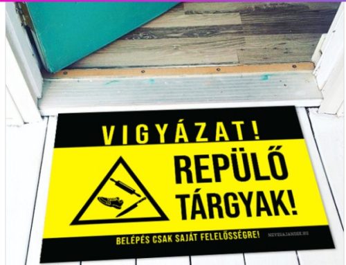 Repülő tárgyak - VICCES LÁBTÖRLŐ, AJÁNDÉK.