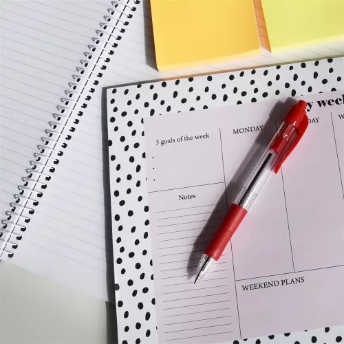 Golyóstoll 0,7mm, nyomógombos, gumírozott fogórész, piros átlátszó test, Bluering® R2, írásszín piros