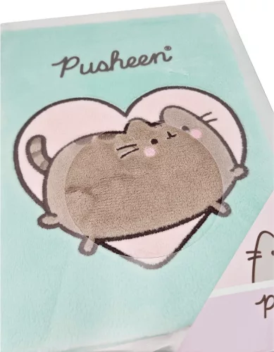 Pusheen cicás napló plüss borítóval, A/5, 96 lapos, vonalas, 70g papír, zöld